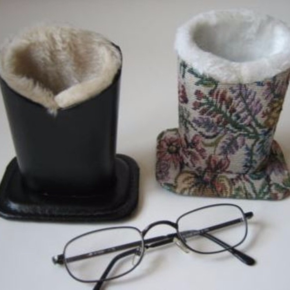 X2🍀Eyeglass Holders Showed: 1 Black+1 Floral Case Desk Organizer Cup Readers